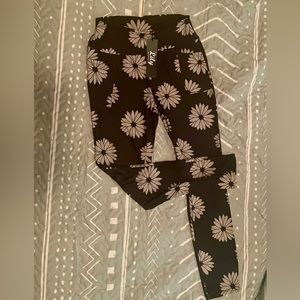 Lily Daisy Leggings with Pockets
